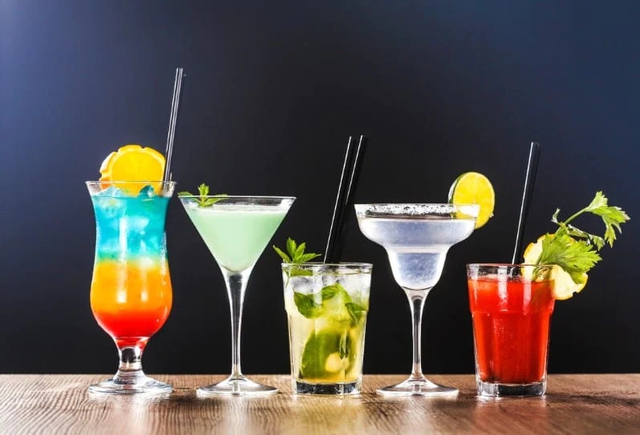 Tự làm quầy bar ở nhà giữ chân tín đồ mê tiệc tùng - Ảnh 1. Tự làm quầy bar ở nhà giữ chân tín đồ mê tiệc tùng - Ảnh 1.
