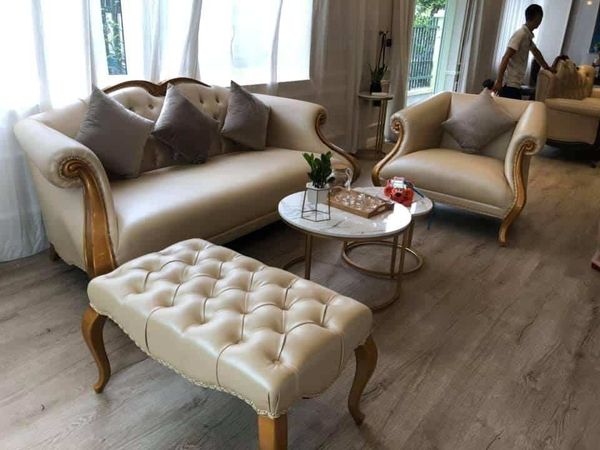 sofa da phòng khách