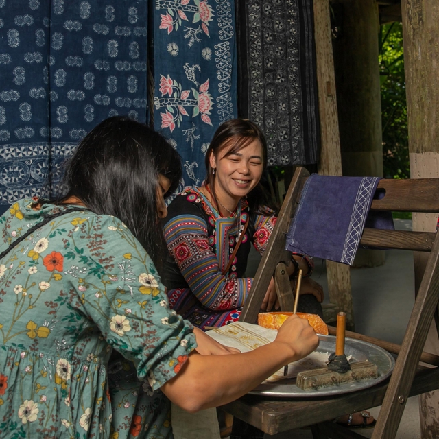 Người Kinh đi chợ thổ cẩm sắm đồ đón Tết - Ảnh 6. Người Kinh đi chợ thổ cẩm sắm đồ đón Tết - Ảnh 6.