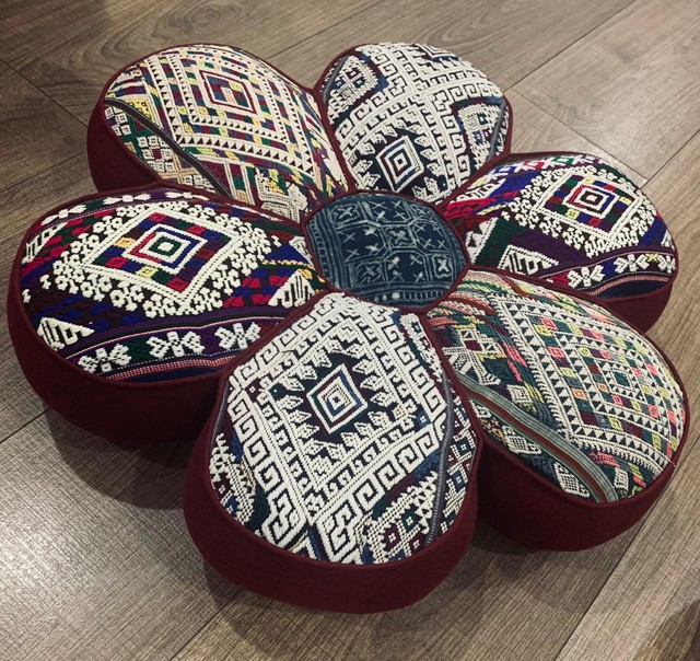 Người Kinh đi chợ thổ cẩm sắm đồ đón Tết - Ảnh 17. Người Kinh đi chợ thổ cẩm sắm đồ đón Tết - Ảnh 17.