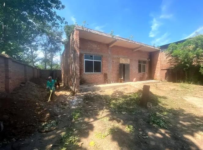 Nữ KTS 35 tuổi cùng bạn bè chi 1,4 tỷ đồng cải tạo căn nhà cũ thành biệt thự tiết kiệm năng lượng hơn 1.000m2: Không tốn tiền điện còn thắng giải thưởng quốc tế- Ảnh 1. Nữ KTS 35 tuổi cùng bạn bè chi 1,4 tỷ đồng cải tạo căn nhà cũ thành biệt thự tiết kiệm năng lượng hơn 1.000m2: Không tốn tiền điện còn thắng giải thưởng quốc tế- Ảnh 1.