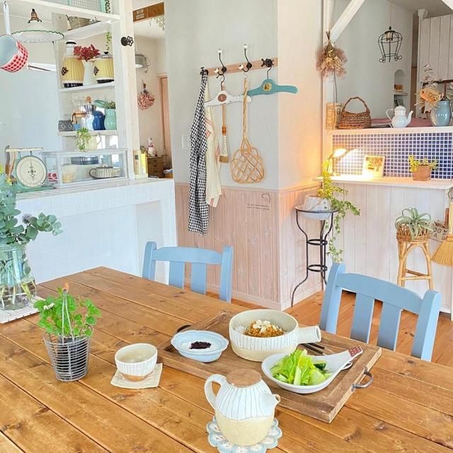 Ngôi nhà của người phụ nữ trung niên có khoảng sân vườn như Ngôi nhà của người phụ nữ trung niên có khoảng sân vườn như