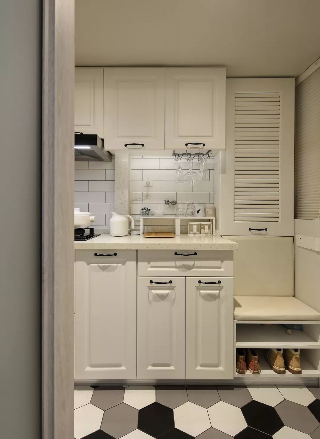 Người phụ nữ trung niên tự hào khoe căn hộ 38m2: Nhỏ nhưng cực kỳ đáng mơ ước nhờ kỹ năng lưu trữ
