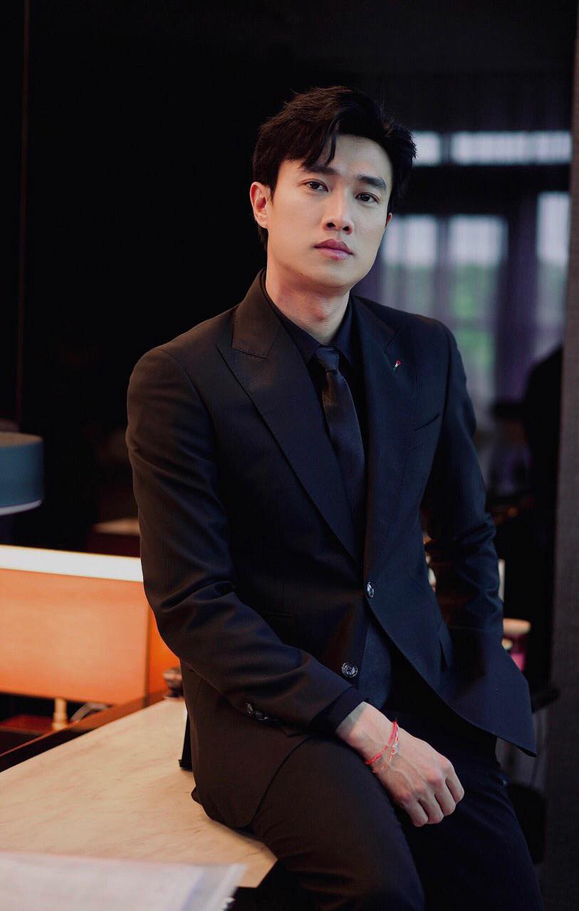 Nam nghệ sĩ sở hữu biệt thự mặt tiền 40 tỷ ở Nhà Bè, nhiều cửa hàng trải khắp cả nước, U40 vẫn lẻ bóng- Ảnh 1.