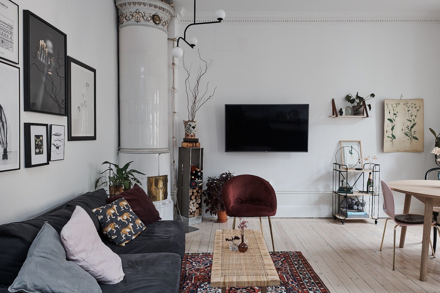 Chỉ 58m² nhưng đôi vợ chồng trẻ đã làm cho căn hộ của mình đẹp